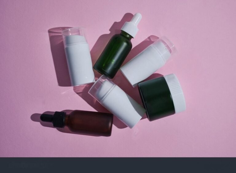 Glass vs. Plastic Cosmetic Containers: Pros and Cons